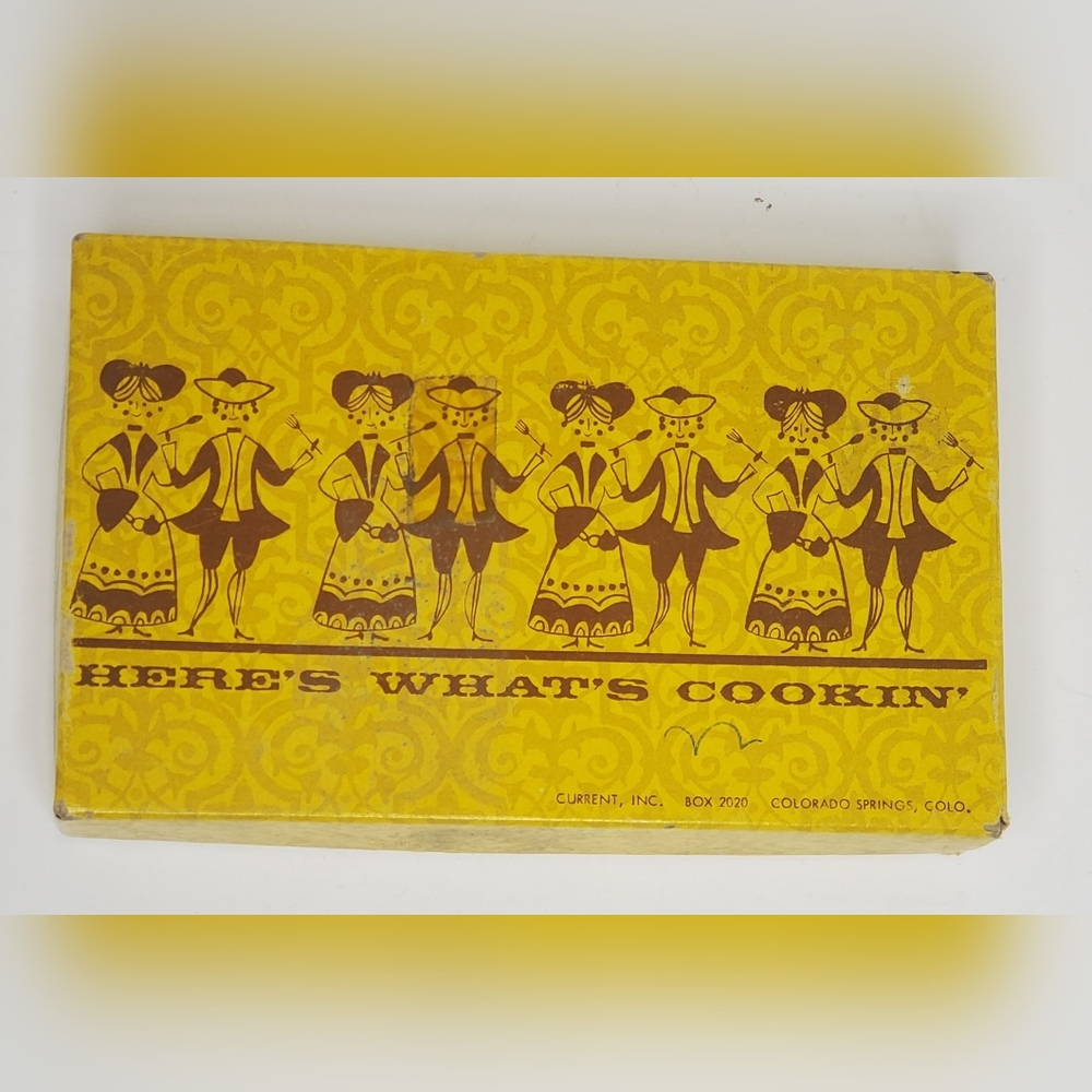 Vintage, " Here's What's Cooking " Yellow Recipe Book - 12 Recipe Cards